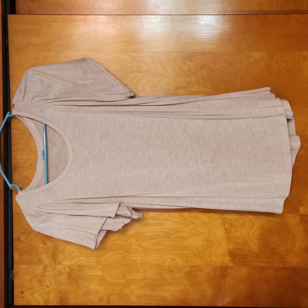 Old navy light pink flutter sleeve top. Size medium